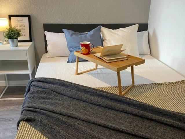 Room in a shared 7 bedroom apartment for rent in Aluche