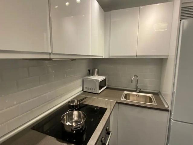 Room in a shared 7 bedroom apartment for rent in Aluche