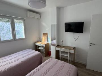 Room in a shared 8 bedroom apartment for rent in Cruz del Humilladero, perfect for couples