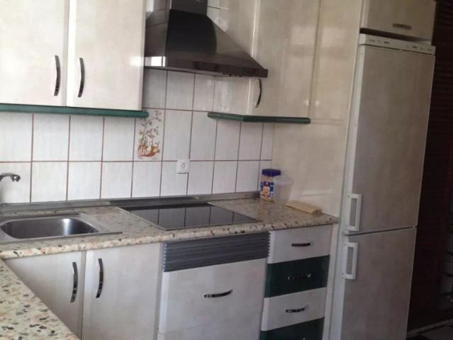 Room in a shared 8 bedroom apartment for rent in Cruz del Humilladero, perfect for couples