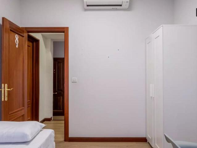Room in a shared 8 bedroom apartment for rent in Alcalá de Henares, ideal for students