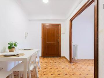 Room in a shared 8 bedroom apartment for rent in El Carme