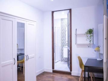 Room in a shared 8 bedroom apartment for rent in La Xerea, Valencia, students and professionals welcome