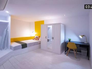 Room in a shared 8 bedroom apartment for rent in La Xerea, Valencia, students and professionals welcome
