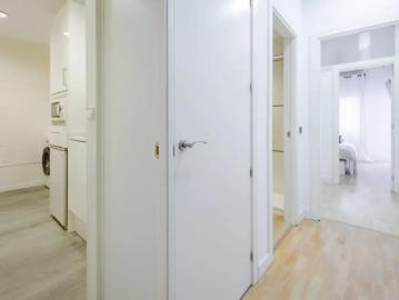Room in a shared 8 bedroom apartment for rent in Ríos Rosas, perfect for professionals and students
