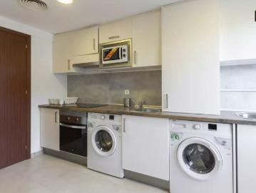 Room in a shared 9 bedroom apartment for rent in Colina