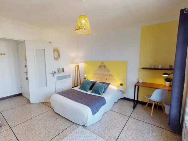 Room in Boulevard Berthelot, Montpellier for 66 m² with 4 bedroo