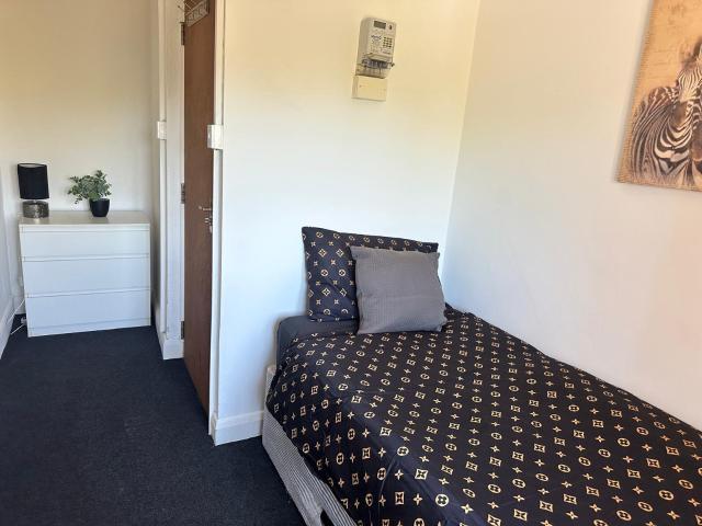 Studio in Darlaston WS10 9JL