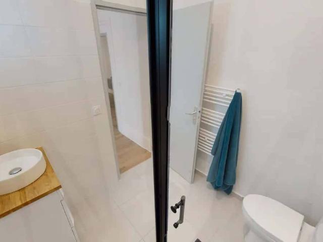 Room in Grand Rue Jean Moulin, Montpellier for 85 m² with 3 bedr