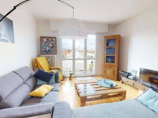 Room in Place Saint Antoine, Strasbourg for 80 m² with 3 bedroom