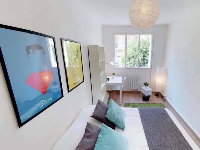 Room in Rue Bartholdi, Montpellier for 86 m² with 5 bedrooms C