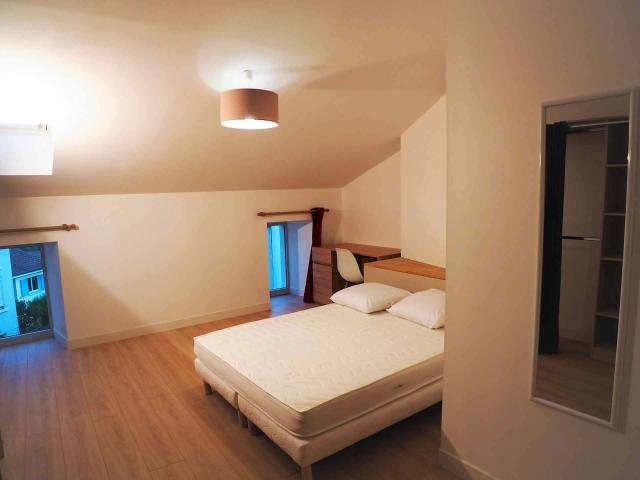 Room in Rue des Vieux Greniers, Cholet for 135 m² with 6 bedrooms