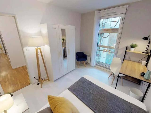 Room in Rue du Bourbonnais, Lyon for 90 m² with 5 bedrooms Col