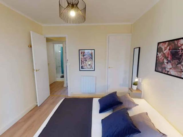 Room in Rue du Chèvrefeuille, Montpellier for 57 m² with 3 bedro