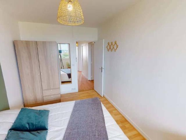 Room in Rue du Chemin Vert, Clichy for 84 m² with 4 bedrooms C