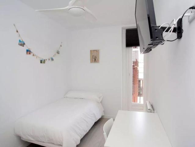 Room in residence hall in Centro Female students only