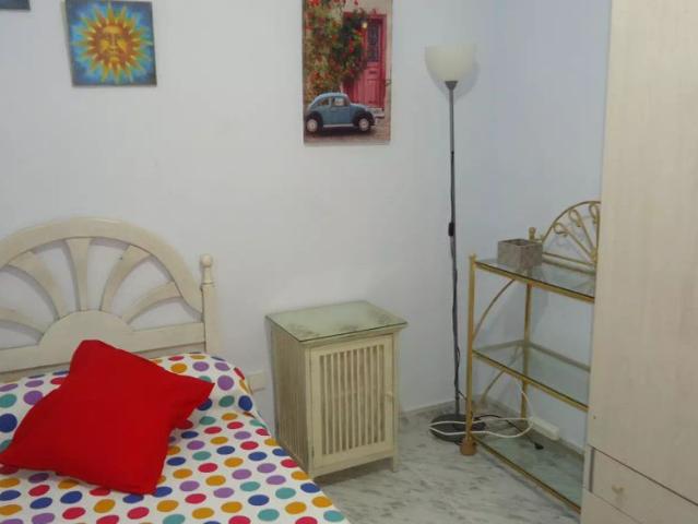 Room in shared apartment in Cordoba