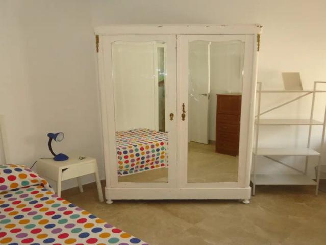 Room in shared apartment in Cordoba