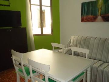 Room in shared apartment in Cordoba