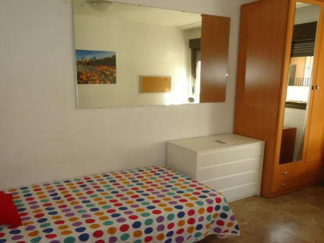 Room in shared apartment in Córdoba