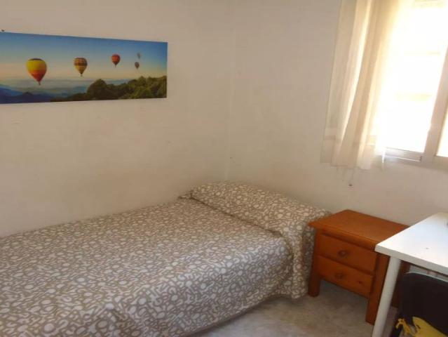 Room in shared apartment in Cordoba