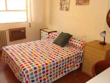 Room in shared apartment in Cordoba