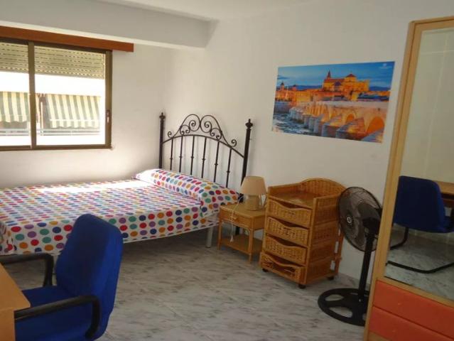Room in shared apartment in Cordoba