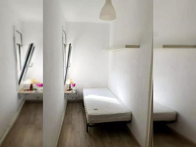 Room in shared apartment in Catalunya