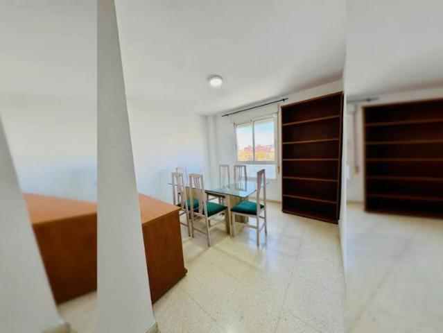 Room in shared apartment in Almería