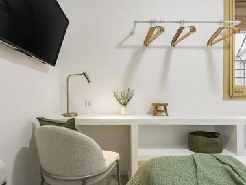 Room in shared apartment in Barcelona