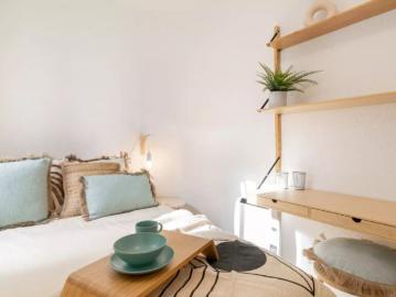 Room in shared apartment in Barcelona