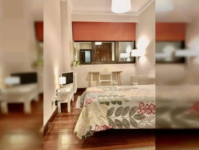 Room in shared apartment in Bilbao