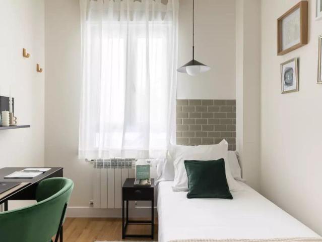 Room in shared apartment in Bilbao