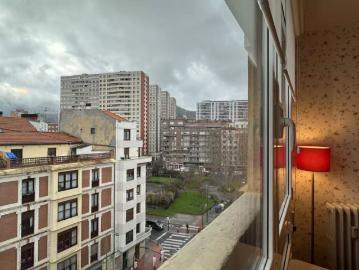 Room in shared apartment in Bilbao