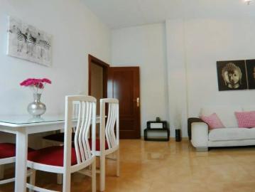 Room in shared apartment in Granada