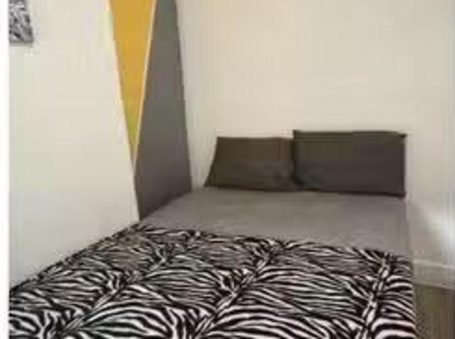 Room in shared apartment in London