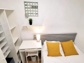 Room in shared apartment in L'Hospitalet de Llobregat