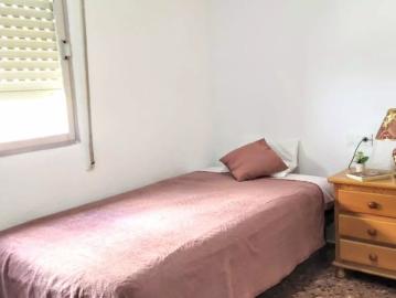Room in shared apartment in Montcada, Valencia