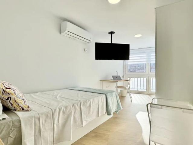 Room in shared apartment in Madrid