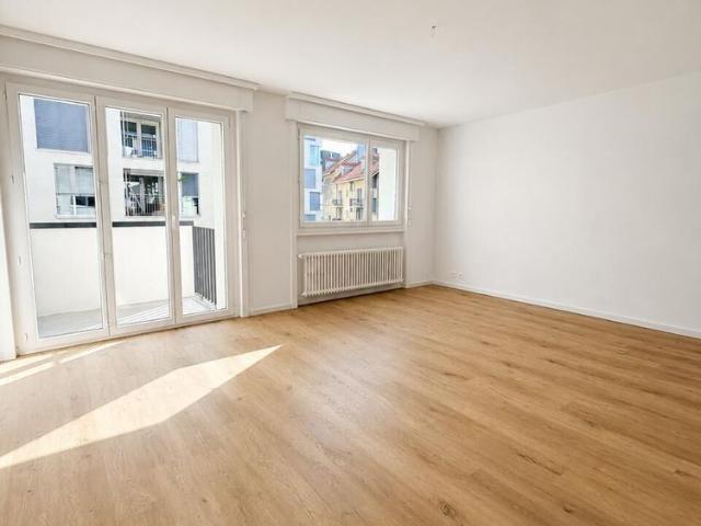 Room in shared apartment in magnificent 3.5 room apartment in Fribourg Pérolles district bright and completely refurbished