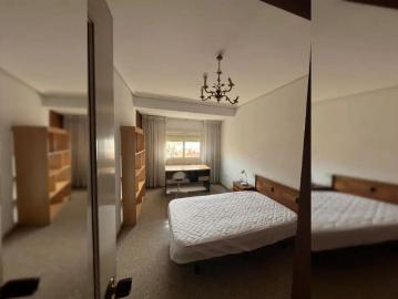 Room in shared apartment in Murcia