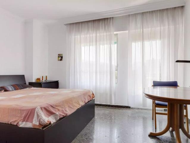 Room in shared apartment in Murcia