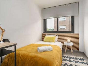 Room in shared apartment in Sant Cugat del Vallès
