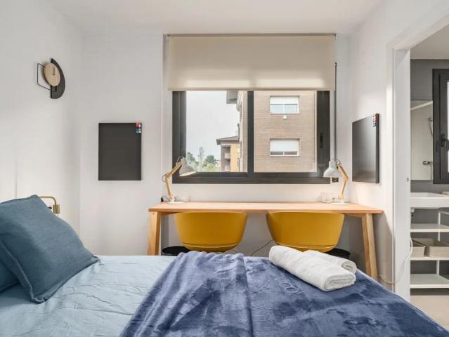 Room in shared apartment in Sant Cugat del Vallès