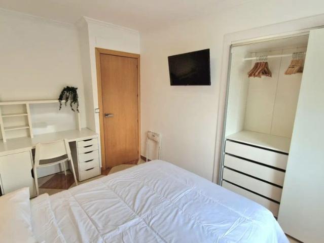 Room in shared apartment in Sevilla