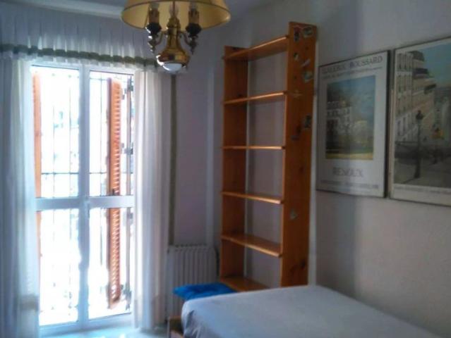 Room in shared apartment in Sevilla