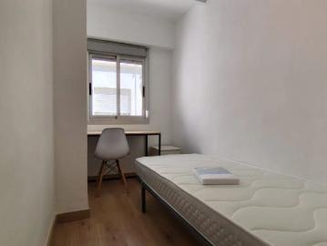 Room in shared apartment in Silla