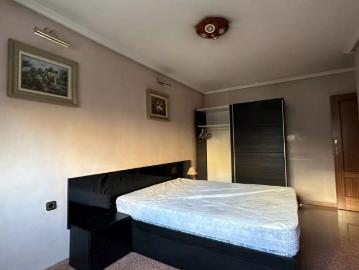 Room in shared apartment in València