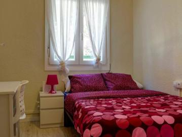 Room in shared apartment in Zaragoza