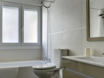 Room in shared apartment in Zaragoza